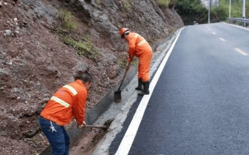寒潮来袭!上海将迎断崖式降温,市民需警惕过山车式天气 寒潮来袭!上海将迎断崖式降温,市民需警惕过山车式天气